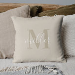 Cojín Decorativo Monograma de nombre de familia beige moderno<br><div class="desc">almohada de lanzamiento diseñada por un personalizado con un diseño monograma de nombre familiar personalizado.</div>