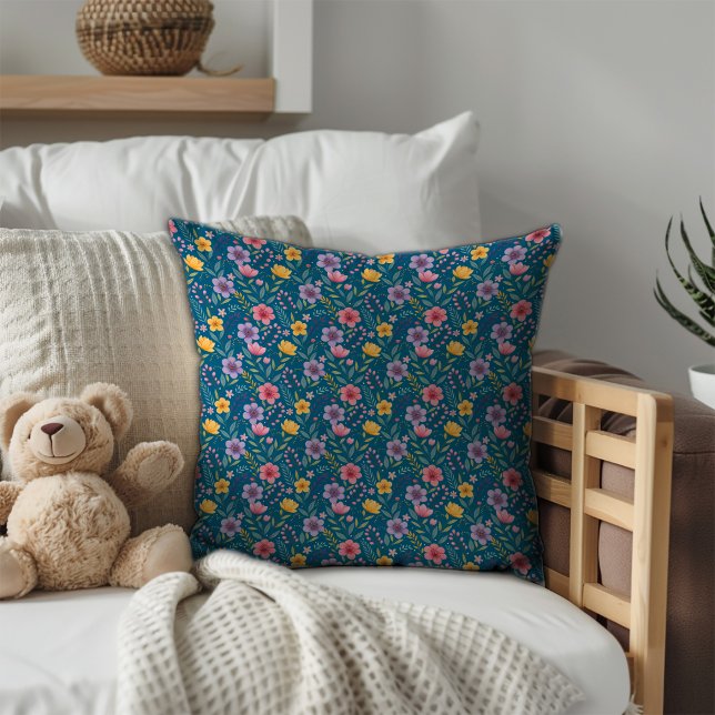 Cojín Decorativo Monograma de patrón floral simple azul del océano  (Subido por el creador)