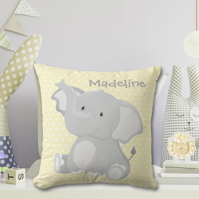 Cojín Decorativo Monograma de polietileno amarillo para bebé lindo (Subido por el creador)