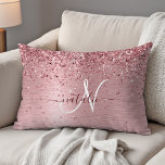 Cojín Decorativo Monograma de Purpurina Metalizado cepillado de col<br><div class="desc">Personaliza fácilmente este diseño de almohadas de acento de moda a la moda,  con un purpurina de imitación brillante rosa y de color rosa sobre un fondo metálico de color rosa.</div>