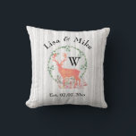 Cojín Decorativo Monograma del Boda de acuarela de Boho de renos ru<br><div class="desc">Una almohada recién casada con un diseño de acuarela digital. Una silueta de reno naranja pastel dentro de una corona de hojas de hierbas. Setas y helechos forestales a sus pies. Patrón de abedul gris y blanco en el fondo. Personalice con sus nombres, fecha de boda y Monograma inicial para...</div>