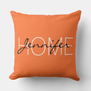 Cojín Decorativo Monograma del hogar en color naranja (crayola)