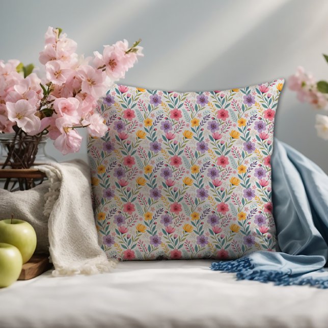 Cojín Decorativo Monograma del patrón de flor silvestre gris claro (Subido por el creador)