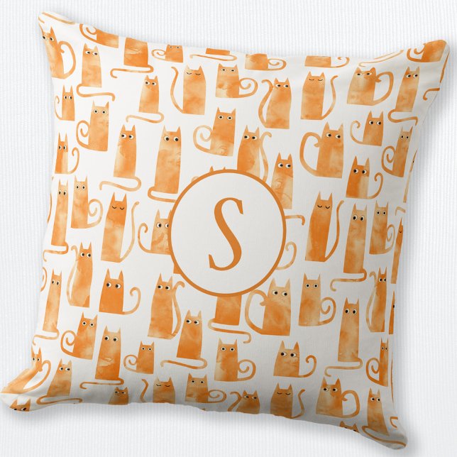 Cojín Decorativo Monograma del patrón de gato del naranja (Monogram personalized orange ginger cat throw pillow)