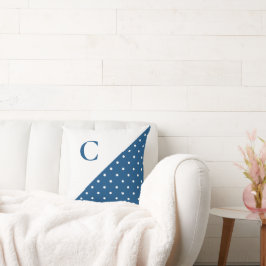 Cojín Decorativo Monograma del patrón de punto de polka azul en bla