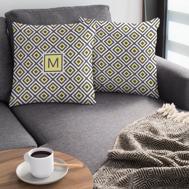 Cojín Decorativo Monograma del patrón geométrico amarillo gris (Subido por el creador)