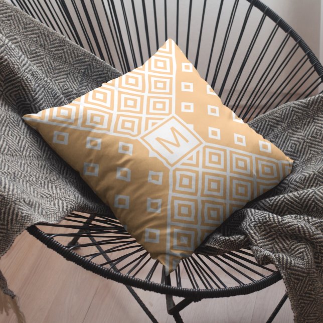 Cojín Decorativo Monograma geométrico de Naranja Pastel moderno (Subido por el creador)