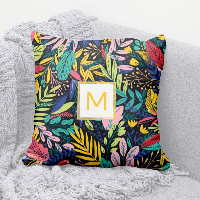 Cojín Decorativo Monograma moderno de líneas amarillas y luminosas (Modern Bright and Colorful Cheery Leaves Pattern Pillow with Yellow Monogram)