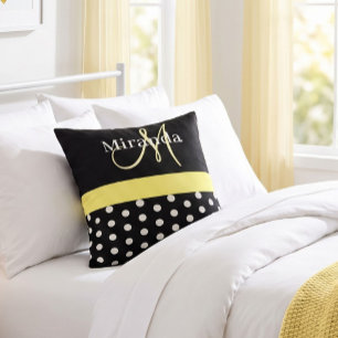 Cojín Decorativo Monograma negro blanco amarillo escritura lunares