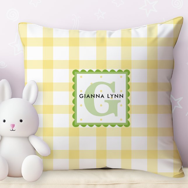 Cojín Decorativo Monograma personalizable de gingham amarillo (Subido por el creador)