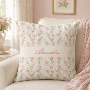Cojín Decorativo Monograma personalizado de rosa floral vintage