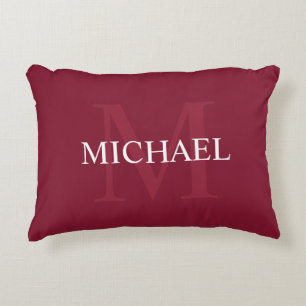 Cojín Decorativo Monograma personalizado y nombre rojo borgoña