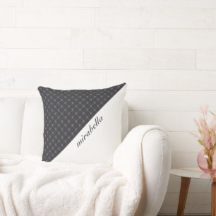 Cojín decorativo monogramado de patrón de cráneo