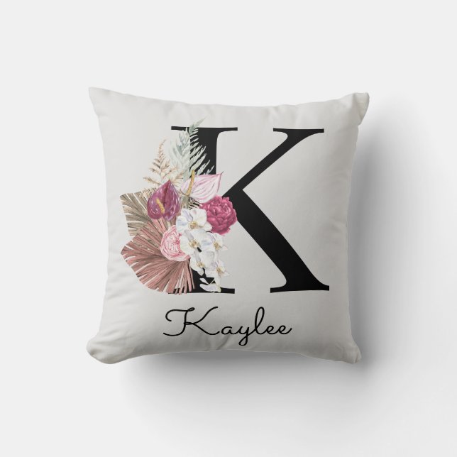 Cojín Decorativo Monogramado Floral Rosa K inicial (Anverso)