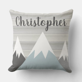 Cojín Decorativo Montaña Adventure Pillow con nombre madera