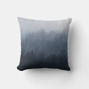 COJÍN DECORATIVO MONTAÑA CON BOSQUE EN LA BODEGA