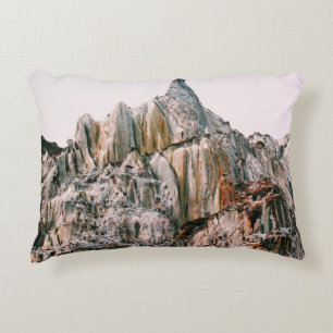 COJÍN DECORATIVO MONTAÑA ROCKY DURANTE EL DÍA