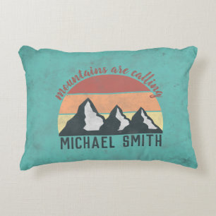 Cojín Decorativo Montañas pastel vintage están llamando monograma