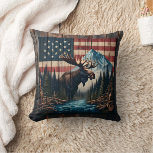 Cojín Decorativo Moose contra la bandera estadounidense y el paisaj