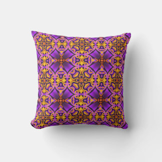 Cojín decorativo morado y amarillo