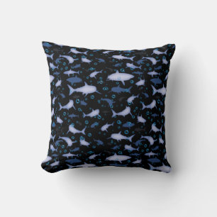 Cojín Decorativo Motivo Repetitivo Negro y Azul   Patrón de Tiburón