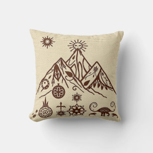 Cojín Decorativo Motivos de montaña inspirados en celtas e inuits