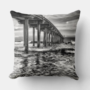 Cojín Decorativo muelle en blanco y negro al amanecer, California
