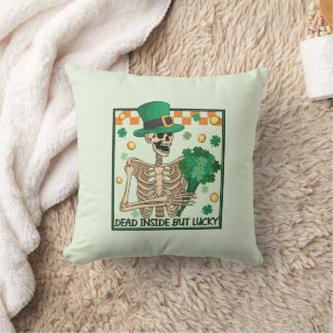 Cojín Decorativo Muerto Dentro Pero Afortunado - Skeleton Leprechau