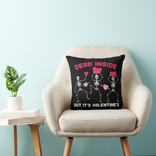 Cojín Decorativo Muerto por dentro pero es San Valentín