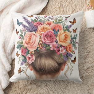 Cojín Decorativo Mujer de Corona Floral con Rosas y Mariposas Agua