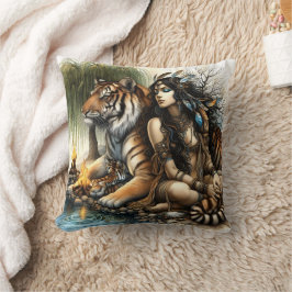 Cojín Decorativo Mujer nativa con tigre por agua