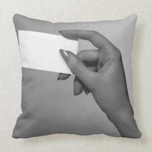 Cojín Decorativo Mujer que sostiene la tarjeta