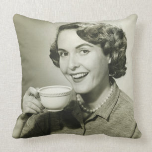Cojín Decorativo Mujer que sostiene las tazas