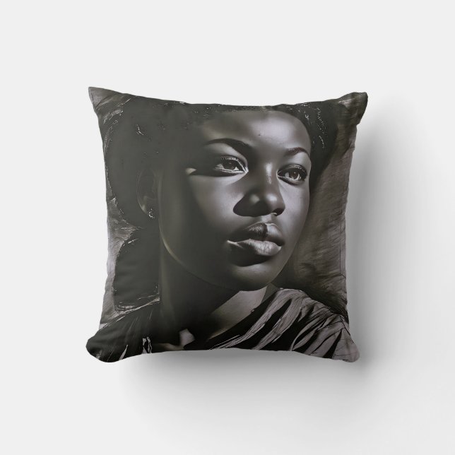 Cojín Decorativo Mujeres "Jazmín" En El Carbón (Anverso)