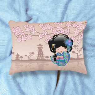Cojín Decorativo Muñeca Keiko Kokeshi - Geisha con Kimono Azul