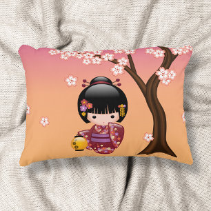 Cojín Decorativo Muñeca Kokeshi de Sakura - Muchacha Geisha en Melo