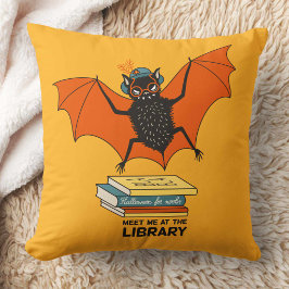 Cojín Decorativo Murciélago Lector | Bibliotecaria Caprichosa con L