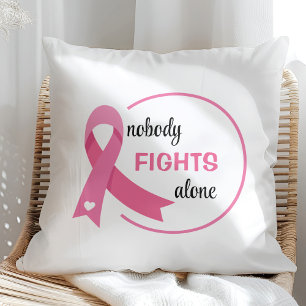 Cojín Decorativo Nadie lucha solo contra la cinta rosa
