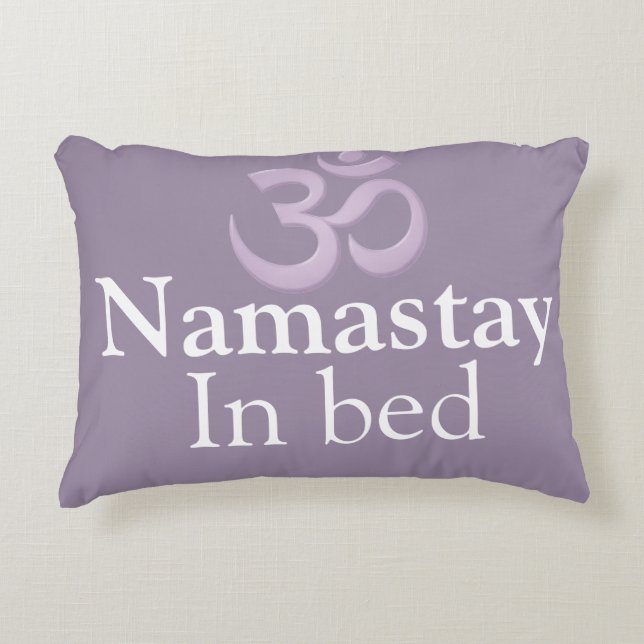 Cojín Decorativo Namastay In Bed Yoga Lavender purple white Funny (Anverso)