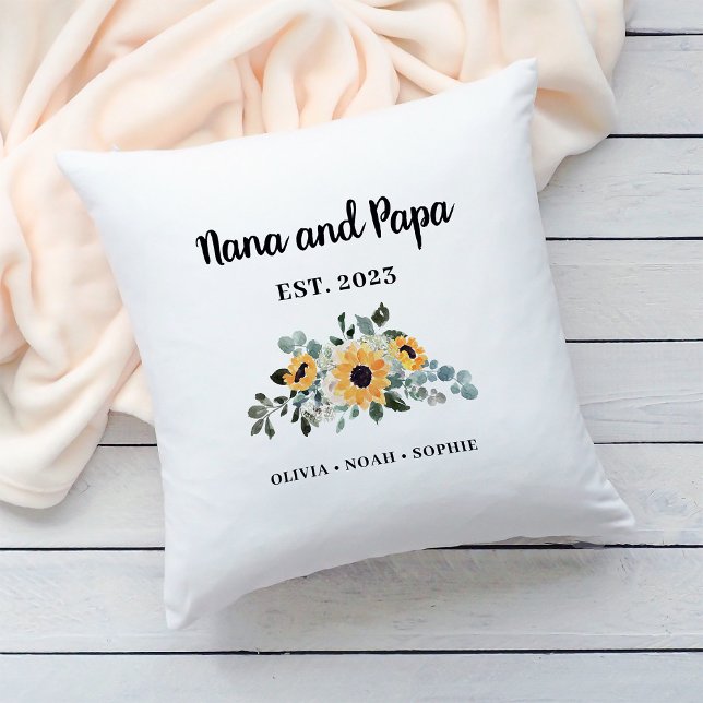 Cojín Decorativo Nana y Papa | Girasol ruso y nombres (A simple, elegant pillow keepsake for your Nana and Papa)
