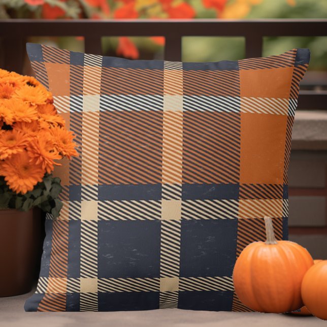 Cojín Decorativo Naranja de otoño y placa azul (Autumn Orange and Blue Plaid Throw Pillow)