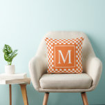 Cojín Decorativo Naranja personalizado Cartón Monograma Letra inici<br><div class="desc">Naranja personalizado - Cojín decorativo Monograma de tablero de ajedrez,  fácil de personalizar con su nombre inicial. Disponible en muchos colores elegantes y modernos.</div>