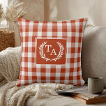 Cojín Decorativo Naranja-Red Gingham Monograma Escudo<br><div class="desc">Elegante y rústico Naranja-Red Gingham Monograma Cojín decorativo Escudo.</div>