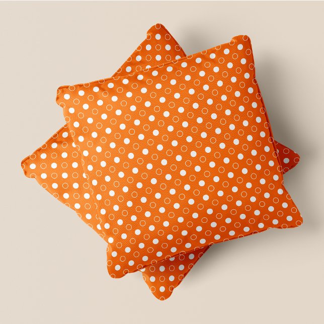 Cojín Decorativo Naranja y puntos de Polka de Moda Retro Blanco (Orange & White Retro Chic Polka Dots Throw Pillow)