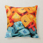 Cojín Decorativo Naranja y sueños azules<br><div class="desc">Foto de naranja colorido y sueños azules. Imagen de Adiel lo,  wikicommons.</div>