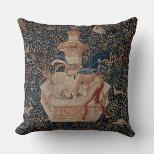 Cojín Decorativo Narciso en el Pozo, Tapiz Medieval
