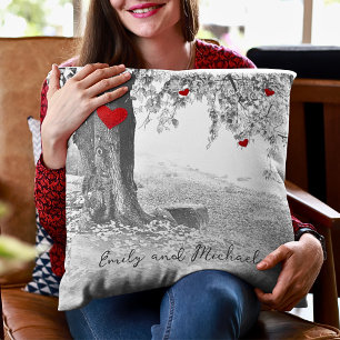 Cojín Decorativo Naturaleza en Blanco Y Negro Con Corazones Rojos