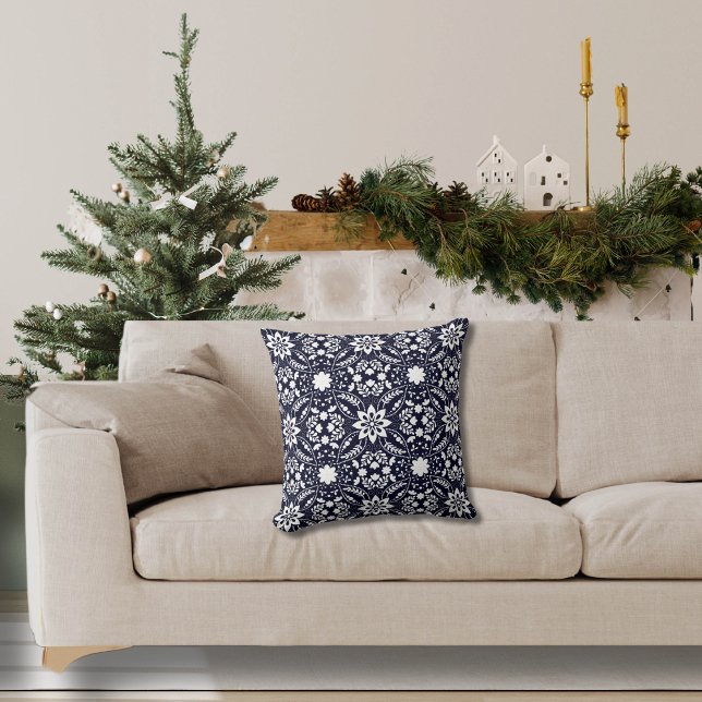 Cojín Decorativo Navía floral popular y patrón blanco (Subido por el creador)