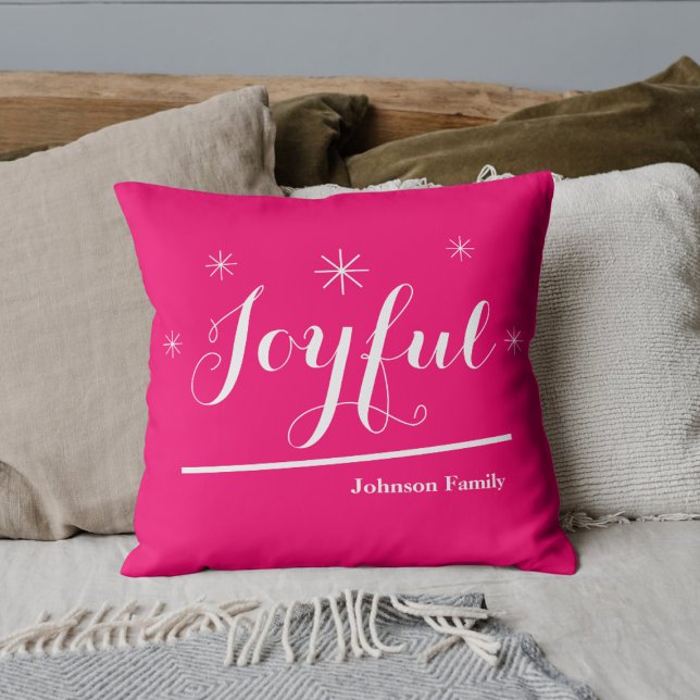 Cojín Decorativo Navidades alegres Nombre de familia personalizado  (Add some Joyful spice to the holidays with these hot pink throw pillows.)