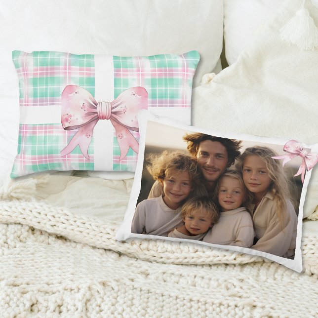 Cojín Decorativo Navidades de fotografía familiares entregan cosech (Family Photo Christmas Gift Pastel Pink Vintage Accent Pillow  cottagecore pinkcore personalized lux)